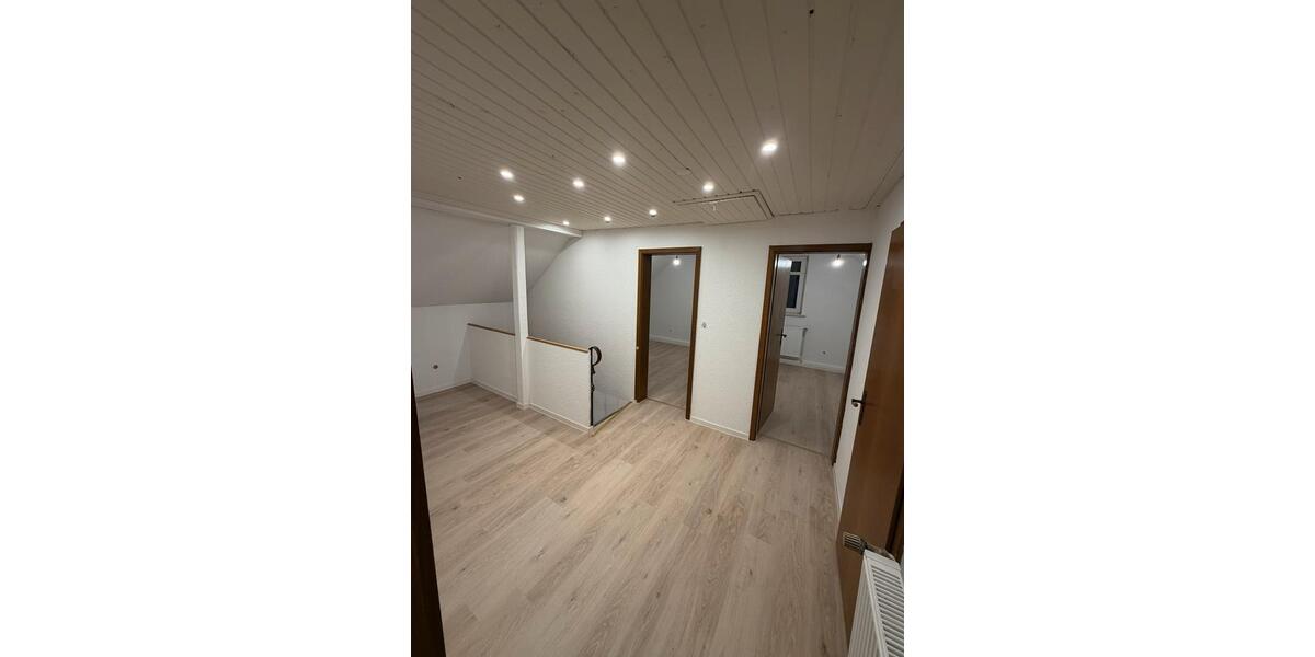 Etagenwohnung Esens - 4 Zimmer, 115 m&sup2;, 950&euro; | Angebot:24257582