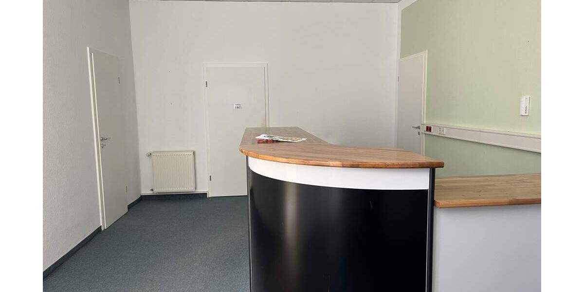 Gewerbeobjekt Freiberg - 7 Zimmer, 321 m&sup2;, 1.580&euro; | Angebot:25708878