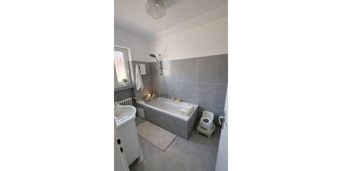 Etagenwohnung Eggenstein-Leopoldshafen Eggenstein - 4 Zimmer, 98 m&sup2;, 1.300&euro; | Angebot:26177542
