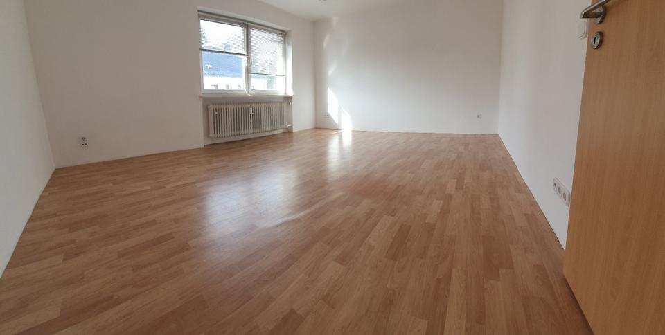Etagenwohnung Schönwald - 3 Zimmer, 79 m&sup2;, 490&euro; | Angebot:25922032