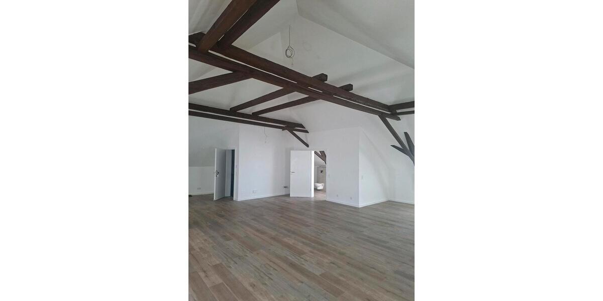 Dachgeschoßwohnung Bad Hönningen - 1 Zimmer, 100 m&sup2;, 900&euro; | Angebot:26691419
