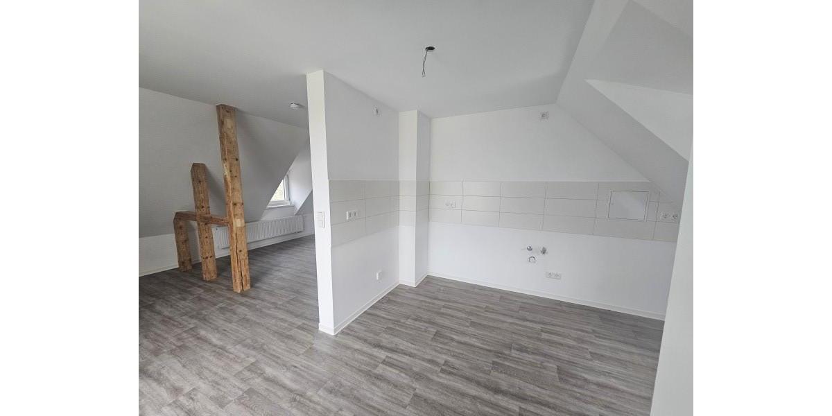 Dachgeschoßwohnung Braunsbedra - 3 Zimmer, 79 m&sup2;, 634&euro; | Angebot:25326000