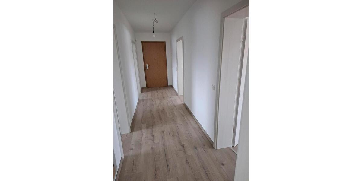 Etagenwohnung Allersberg Eismannsdorf - 3 Zimmer, 86 m&sup2;, 900&euro; | Angebot:24755475