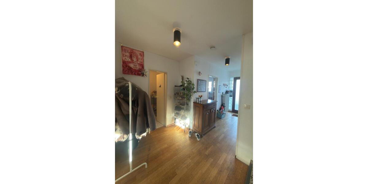 Etagenwohnung Freiburg im Breisgau Betzenhausen - 7 Zimmer, 160 m&sup2;, 1.800&euro; | Angebot:26336081
