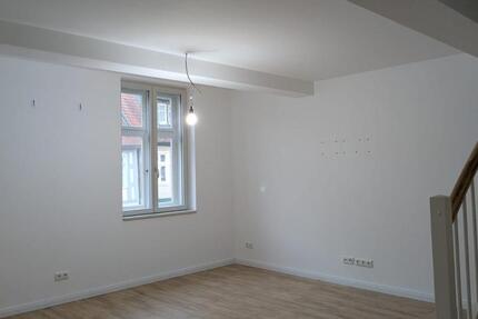 Exklusive 2-Raumwohnung über 2 Etagen - Balkon, EBK und Stellplatz 2 zimmer