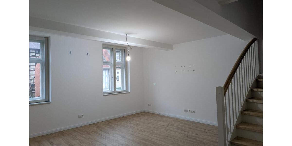 Exklusive 2-Raumwohnung über 2 Etagen - Balkon, EBK und Stellplatz 2 zimmer