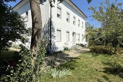 Ihr neues Traum-Penthouse in Engen Exklusives Wohnen mit toller Aussicht Erstbezug nach UmbauNeubau zum 01.10.2025 zu vermieten