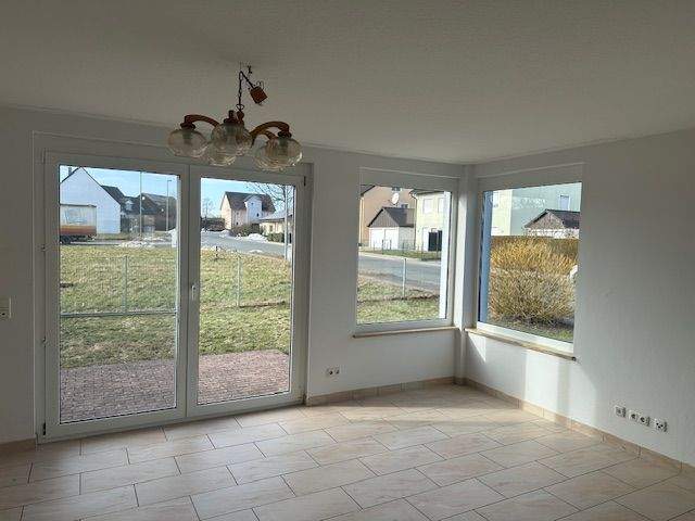 Doppelhaushälfte Weiden Rehbühl - 6 Zimmer, 136 m&sup2;, 1.350&euro; | Angebot:25107451