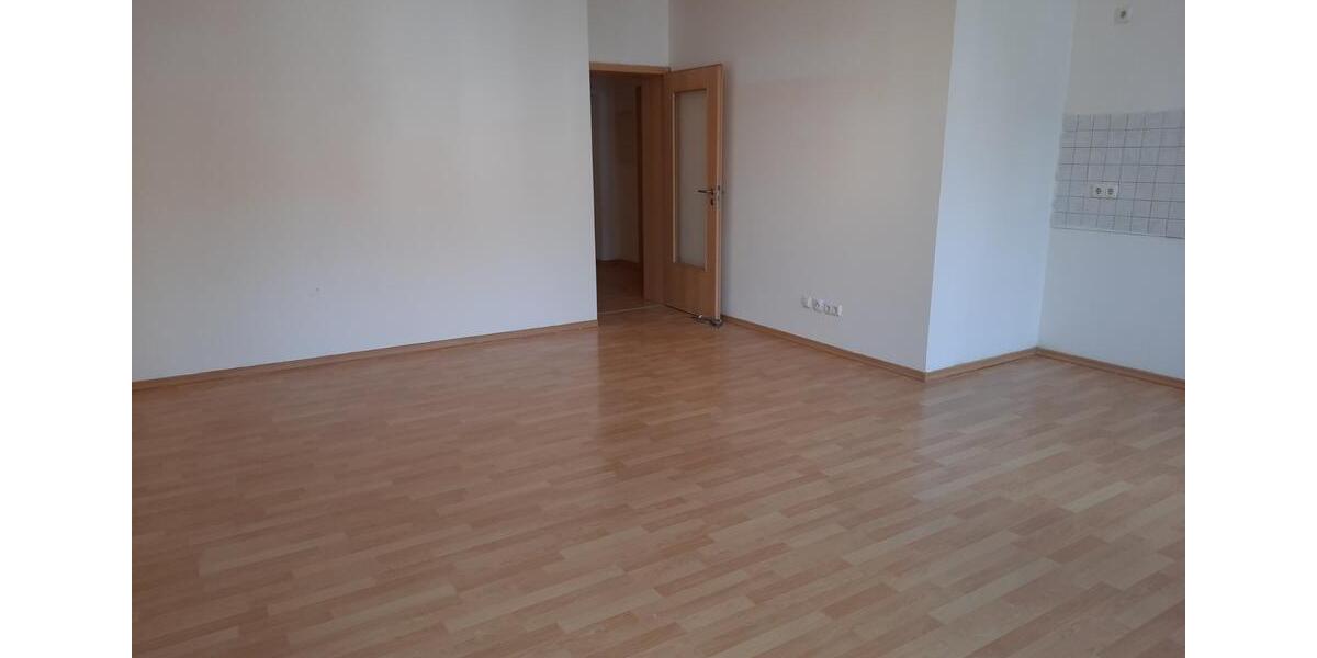 Etagenwohnung Mitterteich - 3 Zimmer, 83 m&sup2;, 590&euro; | Angebot:25823252