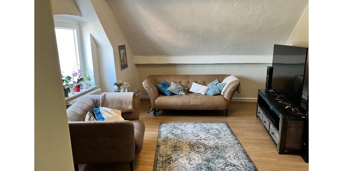 Dachgeschoßwohnung Hünfeld - 5 Zimmer, 110 m&sup2;, 950&euro; | Angebot:25899307