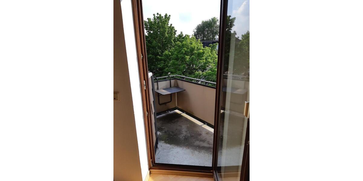 Dachgeschoßwohnung Essen Stadtbezirk III - 1.5 Zimmer, 30 m&sup2;, 406&euro; | Angebot:25258797