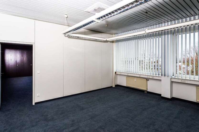 Büro in Fellbach 1.169 € 153 m²