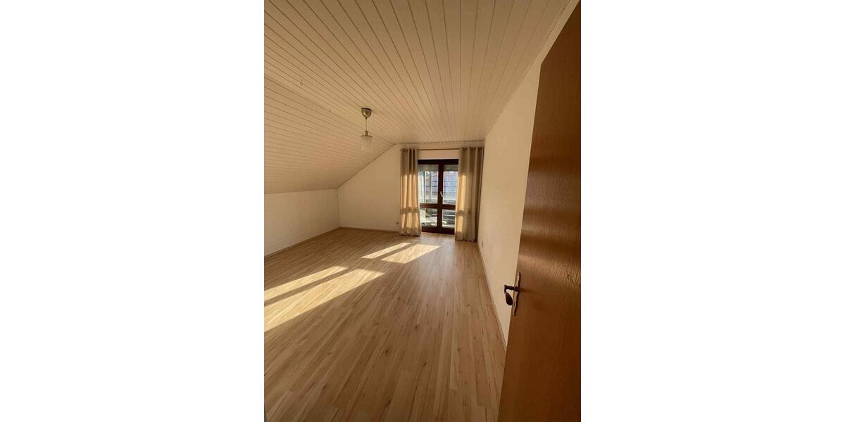 Einfamilienhaus Weiden in der Oberpfalz - 5 Zimmer, 185 m&sup2;, 2.250&euro; | Angebot:24666950