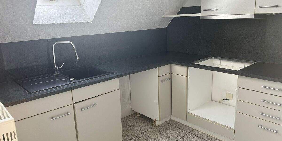 Etagenwohnung Weißenfels - 3 Zimmer, 109 m&sup2;, 800&euro; | Angebot:25770425