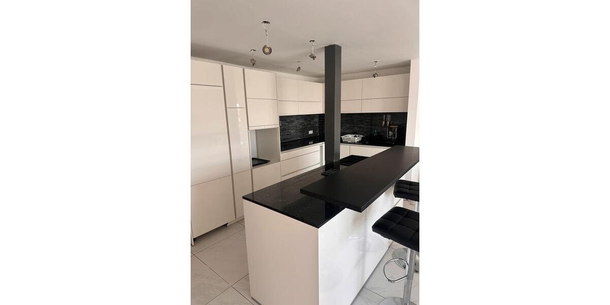 Wohnen auf Zeit Friedrichshafen - 5 Zimmer, 15 m&sup2;, 600&euro; | Angebot:26005694