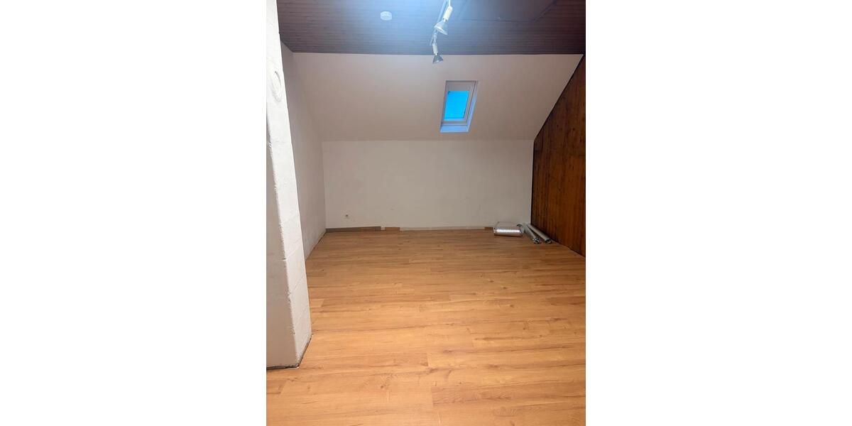 Etagenwohnung Kaarst - 4 Zimmer, 138 m&sup2;, 1.050&euro; | Angebot:25261450