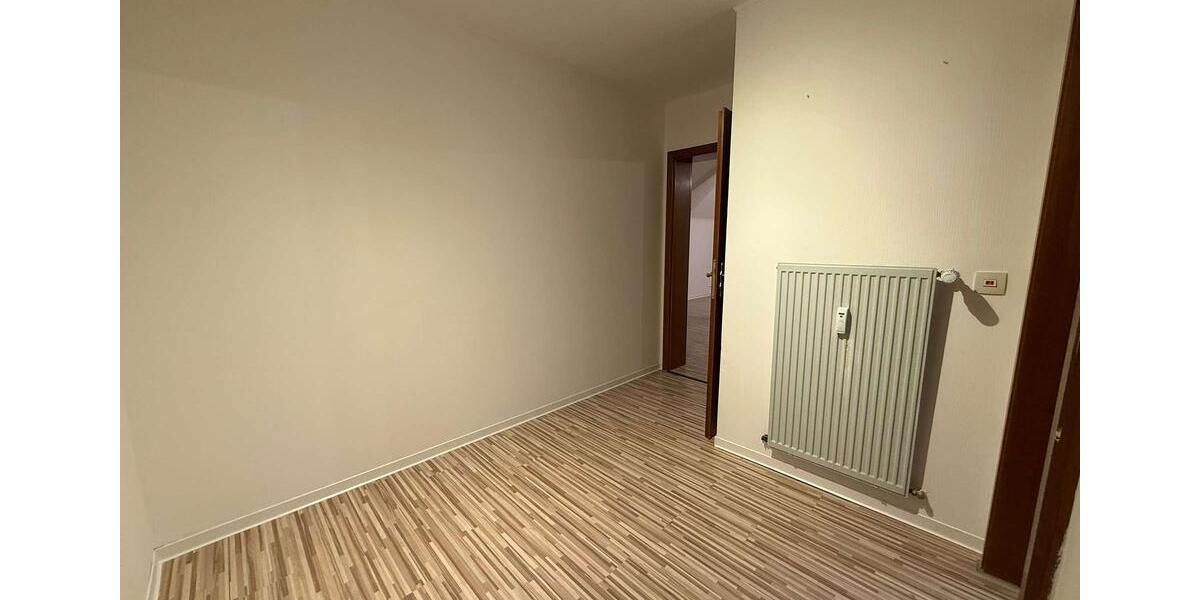 Dachgeschoßwohnung Lage - 2 Zimmer, 61 m&sup2;, 461&euro; | Angebot:26260506