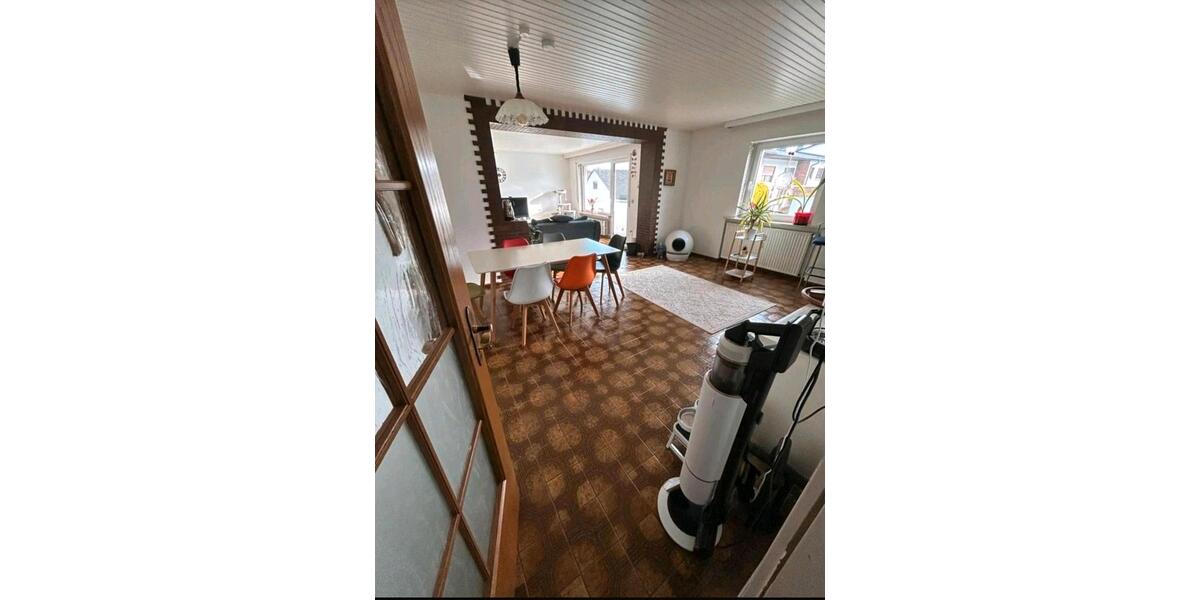 Erdgeschoßwohnung Marburg Cappel - 4 Zimmer, 130 m&sup2;, 1.300&euro; | Angebot:26425597