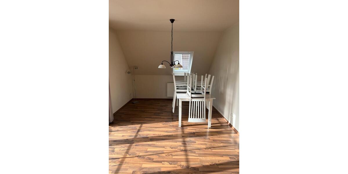 Dachgeschoßwohnung Heide - 3 Zimmer, 82 m&sup2;, 850&euro; | Angebot:26598202