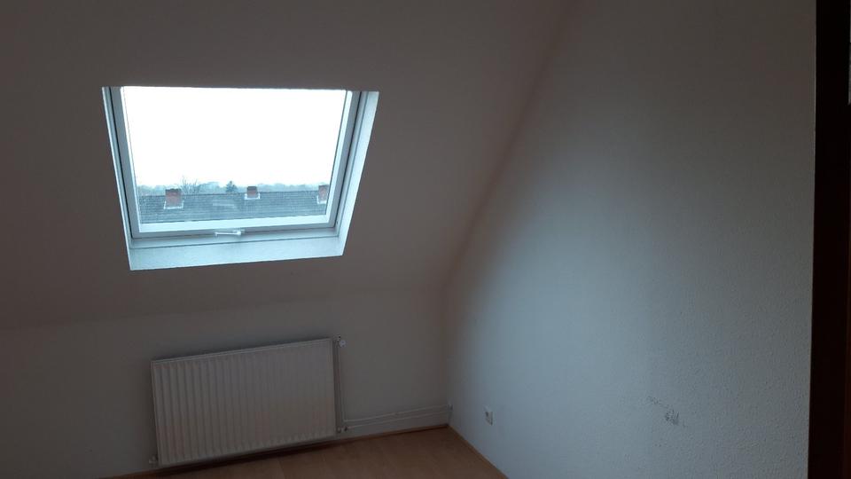 Dachgeschoßwohnung Essen Stadtbezirk VII - 2.5 Zimmer, 48 m&sup2;, 570&euro; | Angebot:26153579