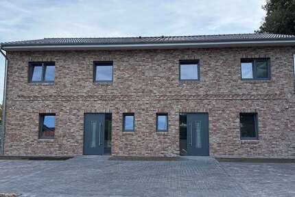 Haus zum Mieten in Uetersen 1.950 € 124.74 m²