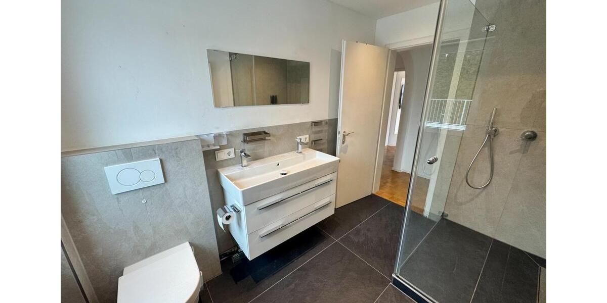 Dachgeschoßwohnung Weßling - 3 Zimmer, 123 m&sup2;, 1.970&euro; | Angebot:24629871