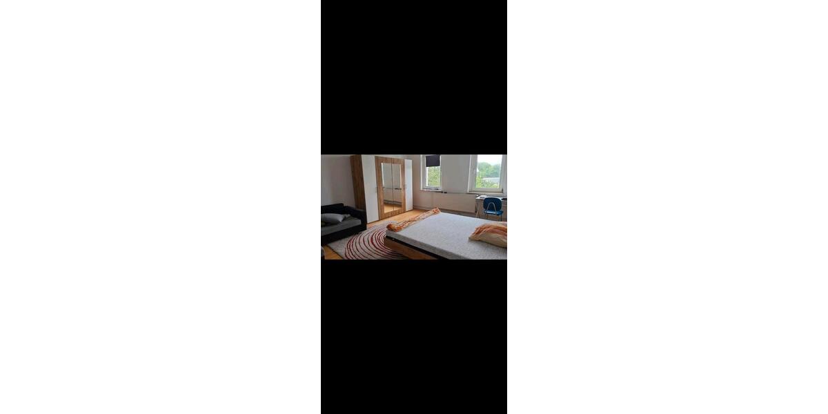 Etagenwohnung Hameln - 4 Zimmer, 100 m&sup2;, 900&euro; | Angebot:24744706