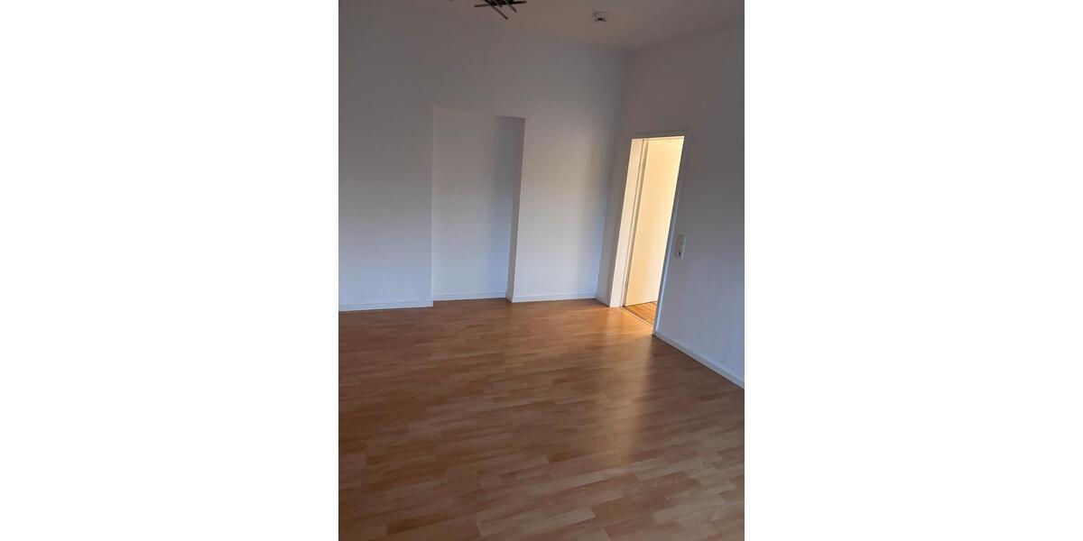Dachgeschoßwohnung Saarbrücken Eschberg - 3 Zimmer, 95 m&sup2;, 900&euro; | Angebot:24570424