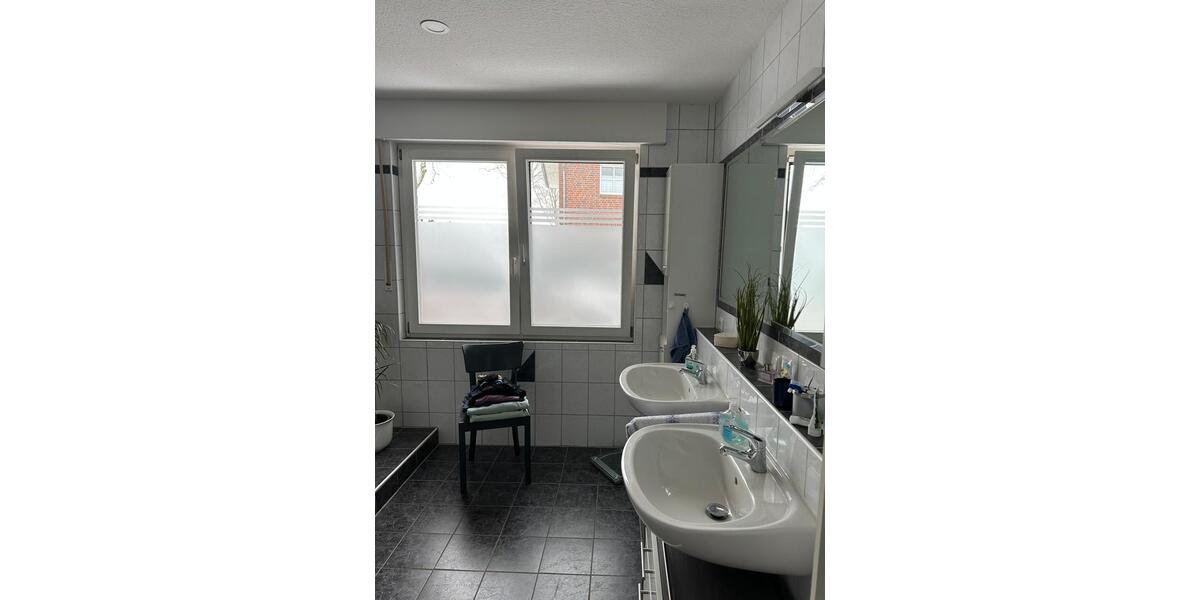 Etagenwohnung Gehrde - 4 Zimmer, 150 m&sup2;, 950&euro; | Angebot:24712004
