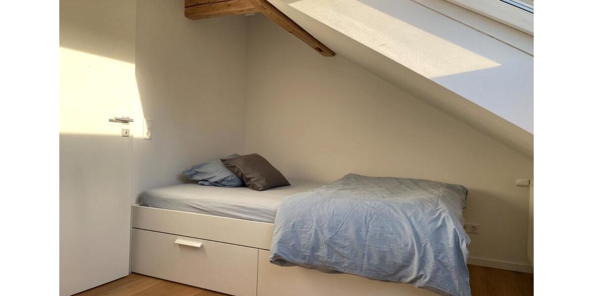 Dachgeschoßwohnung Karlsruhe Knielingen - 2.5 Zimmer, 55 m&sup2;, 1.200&euro; | Angebot:26619542