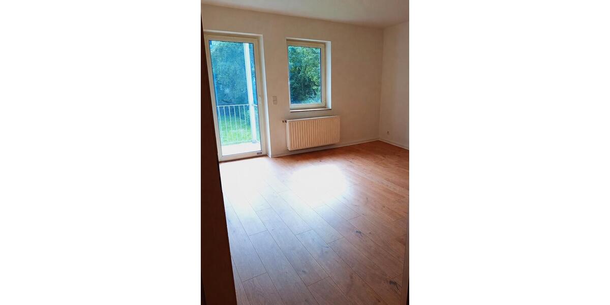 Erdgeschoßwohnung Weißenfels - 3 Zimmer, 71 m&sup2;, 428&euro; | Angebot:26682984