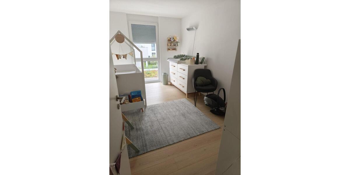 Neuwertige, zentrale 3 Zimmer-Whg mit Balkon, EBK und TG 3 zimmer