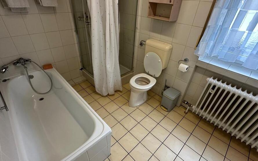 Zimmer 3 mit WLAN und Gemeinschaftsbereichen: Küche, BadWC, TV, Terrasse, Waschmaschine und Trockner zimmer