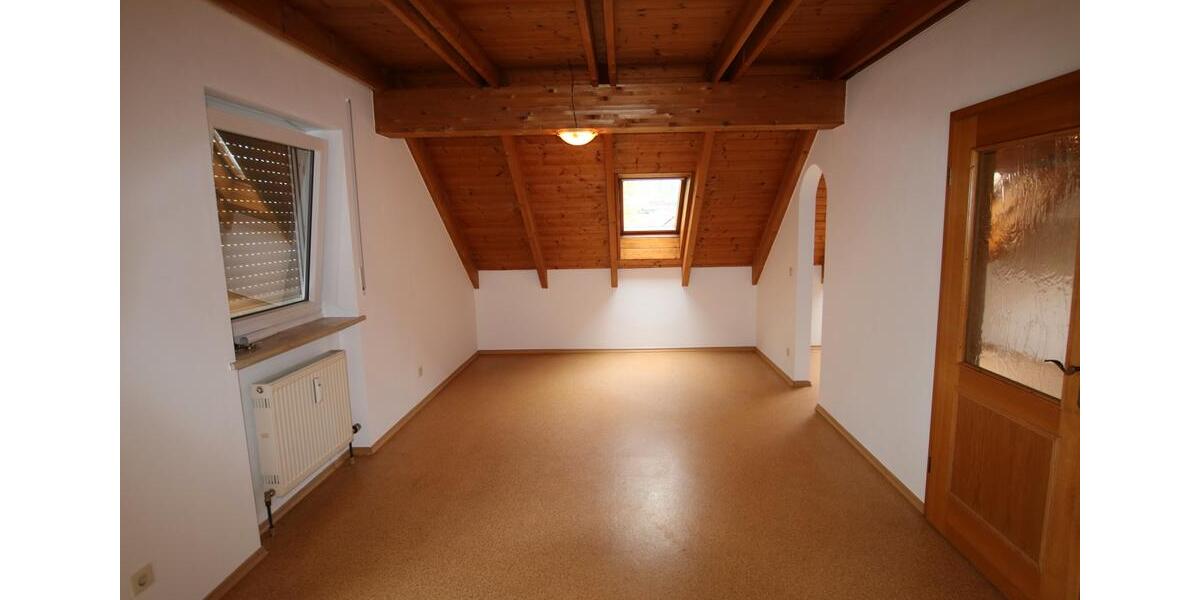 Dachgeschoßwohnung Zell - 3 Zimmer, 73 m&sup2;, 482&euro; | Angebot:26489973