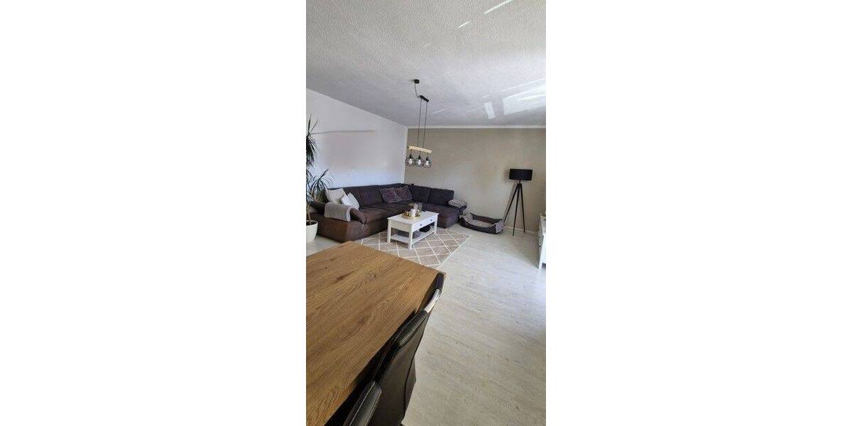 Etagenwohnung Göttingen Groß Ellershausen - 3 Zimmer, 102 m&sup2;, 900&euro; | Angebot:26797436