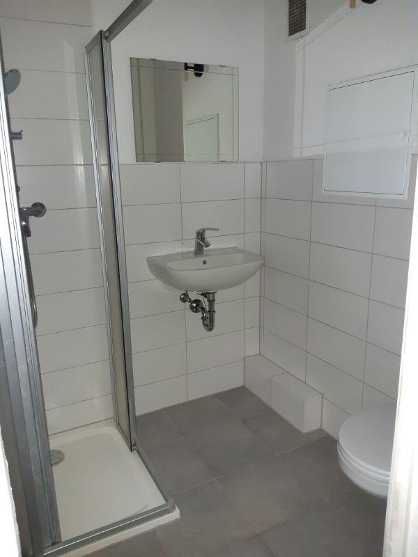 tolle 2 Zimmer Wohnung im 1. OG mit ebenerdiger Dusche
