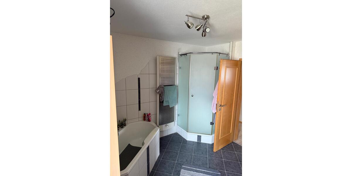 Etagenwohnung Hünfeld - 3.5 Zimmer, 124 m&sup2;, 950&euro; | Angebot:26578810