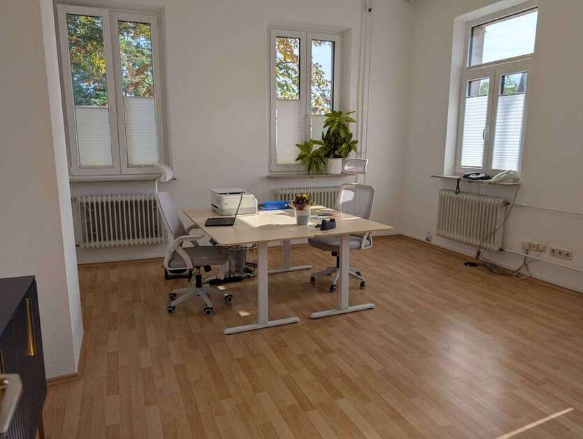 Büro in Erlangen 1.200 € 90 m²