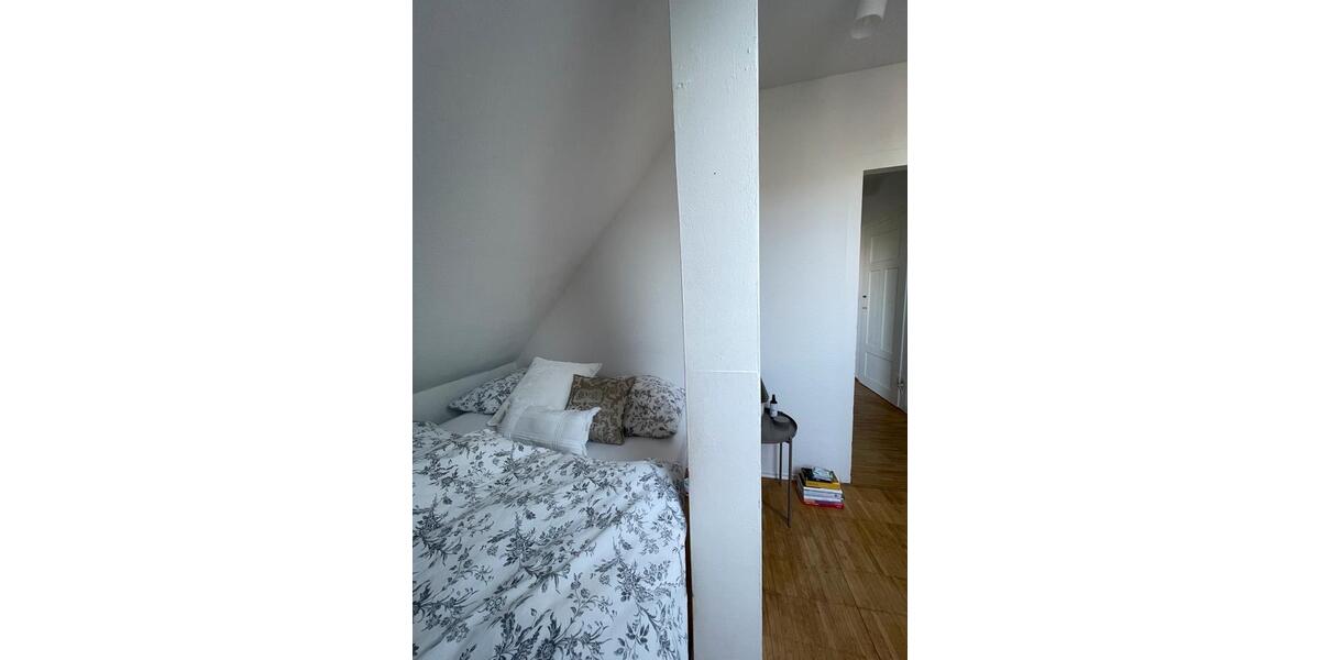 Dachgeschoßwohnung Stuttgart Stuttgart-Nord - 3 Zimmer, 50 m&sup2;, 900&euro; | Angebot:25989306