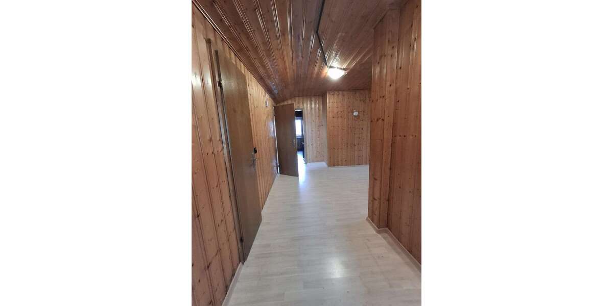 Etagenwohnung Neukirchen b. Hl. Blut - 4 Zimmer, 135 m&sup2;, 750&euro; | Angebot:24975826