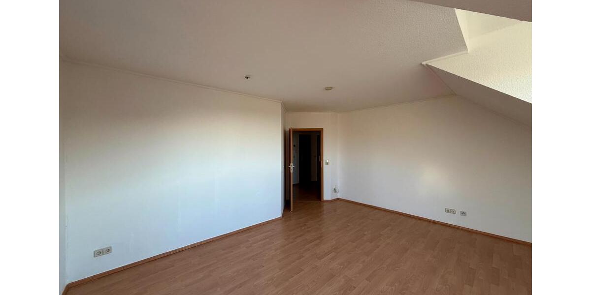 Dachgeschoßwohnung Weißenfels - 2 Zimmer, 60 m&sup2;, 420&euro; | Angebot:26635033