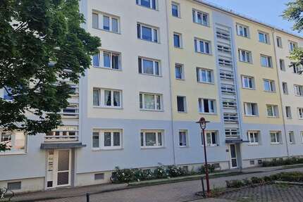 Wohnung zum Mieten in Glauchau 295 € 48.69 m² 2 zimmer