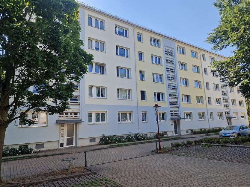 Wohnung zum Mieten in Glauchau 295 € 48.69 m² 2 zimmer