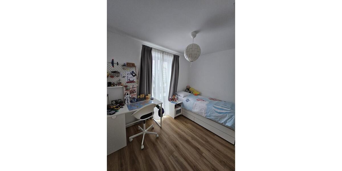 Etagenwohnung Heide - 4 Zimmer, 100 m&sup2;, 1.300&euro; | Angebot:25646220