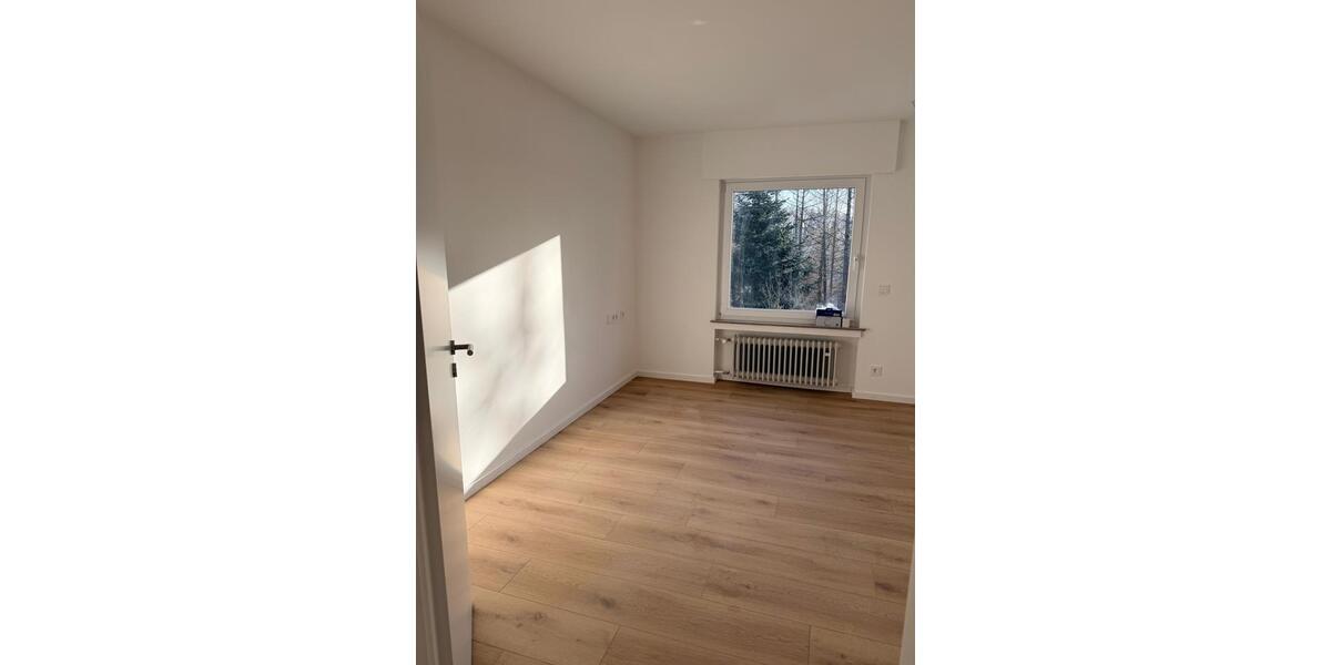 Erdgeschoßwohnung Gummersbach - 3 Zimmer, 95 m&sup2;, 995&euro; | Angebot:25164064