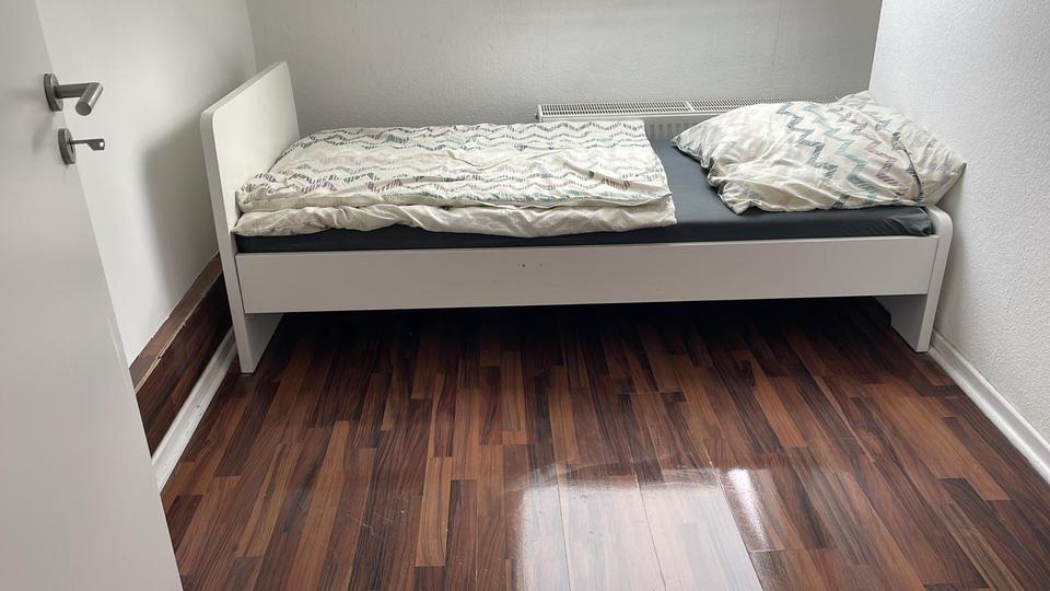 Wohnen auf Zeit Krefeld - 6 Zimmer, 150 m&sup2;, 600&euro; | Angebot:25550414