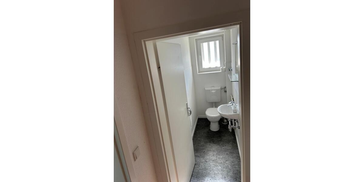 Erdgeschoßwohnung Schriesheim - 5 Zimmer, 138 m&sup2;, 1.600&euro; | Angebot:24727449