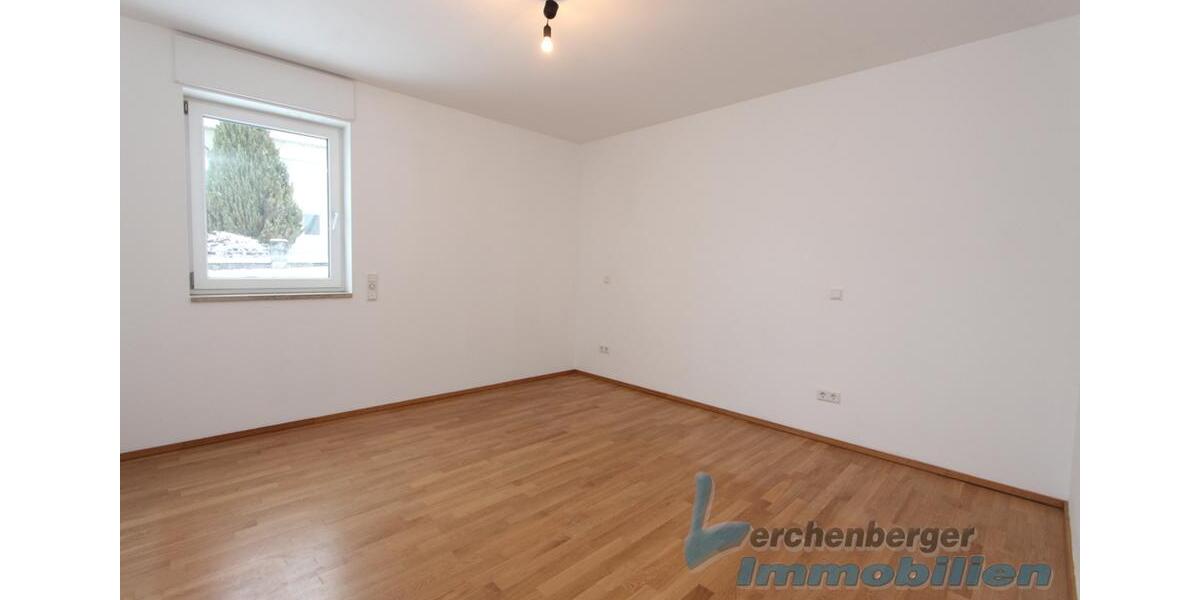 Erdgeschoßwohnung Deggendorf - 3 Zimmer, 93 m&sup2;, 930&euro; | Angebot:26636166