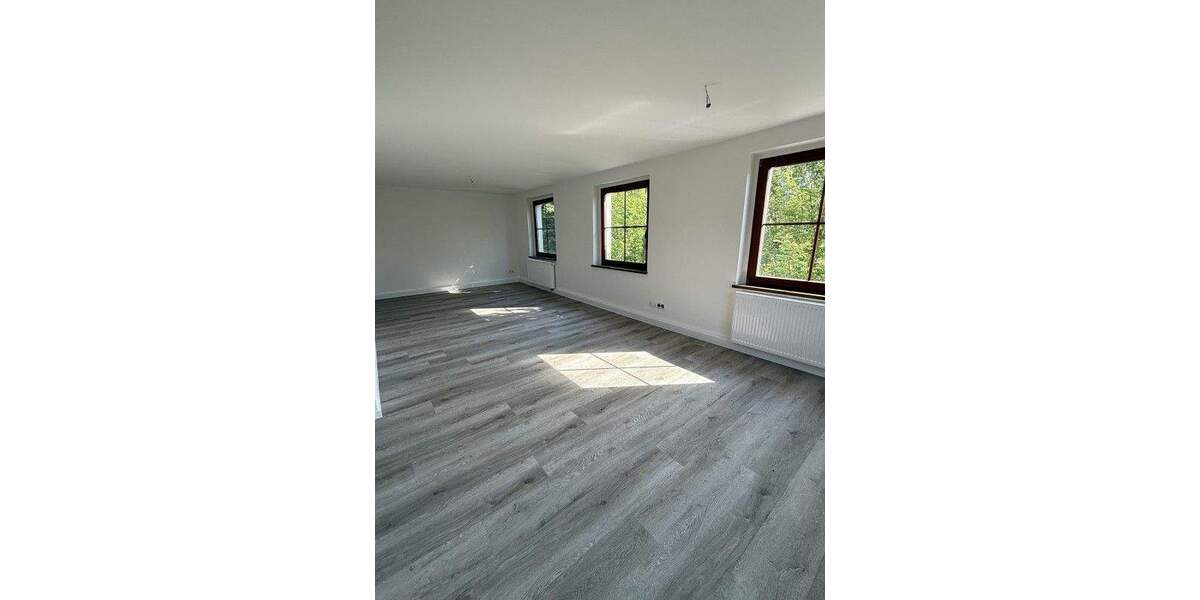 Etagenwohnung Kriebstein Grünlichtenberg - 3 Zimmer, 120 m&sup2;, 990&euro; | Angebot:25729251