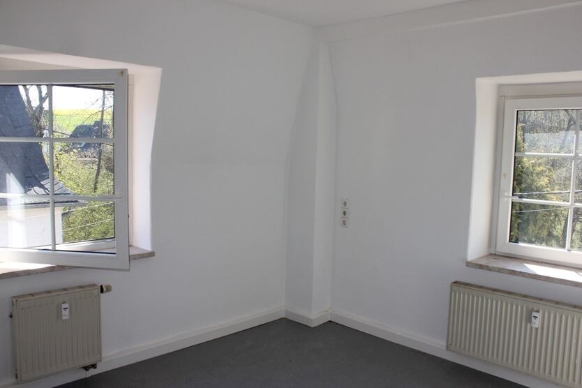 Neu sanierte 2-Raum Dachgeschoss-Wohnung in ruhiger Lage von Markersorf 2 zimmer